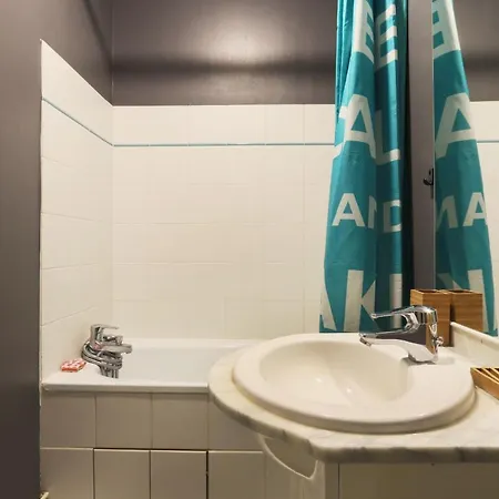 Apartment Bright T3, View On #cathedralesaintgatien #tours *